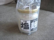 話題の塩麹を酢と一緒に