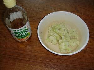 さっぱりカリフラワーサラダはピリ辛に2 さっぱりカリフラワーサラダはピリ辛に2